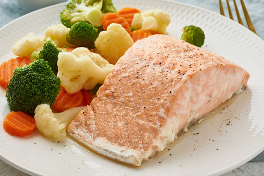 Steam salmon and vegetables